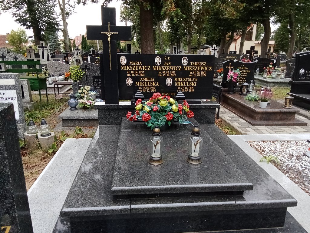 Grób Maria Mikszewicz