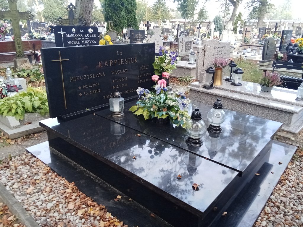 Grób Wacław Karpiesiuk